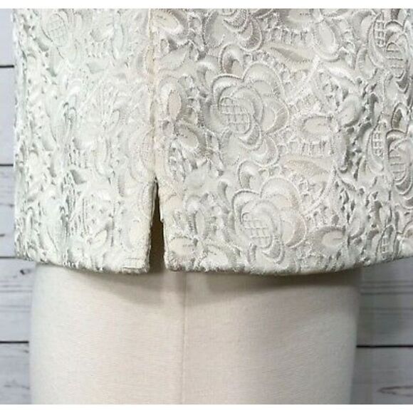 Doncaster Sport Creme Floral Embroidered Sleeveless Top EUC - Picture 8 of 8